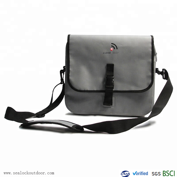 Apakah tas laptop tahan air?