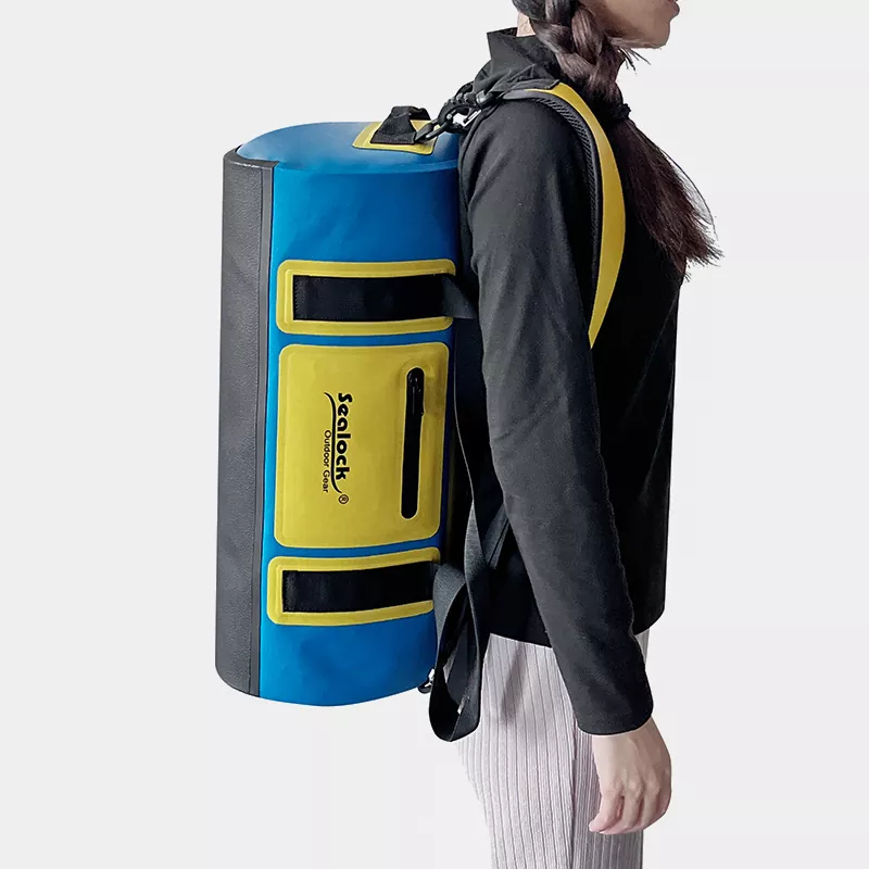 Tas Ransel Tahan Air dengan Ritsleting Kedap Udara vs Penutupan Roll Top